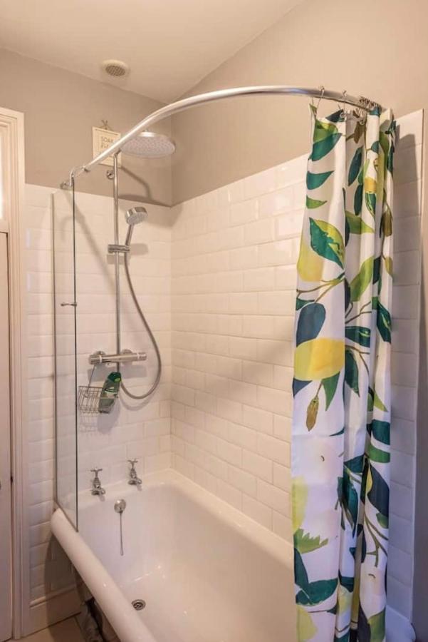 Choristers Mews: Luxury Cottage A Stones Throw From The Cathedral! Линкълн Екстериор снимка