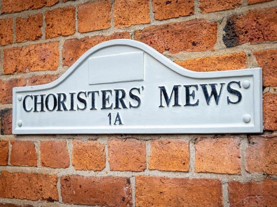 Choristers Mews: Luxury Cottage A Stones Throw From The Cathedral! Линкълн Екстериор снимка